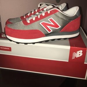 NEW BALANCE: Red and Black Sneakers